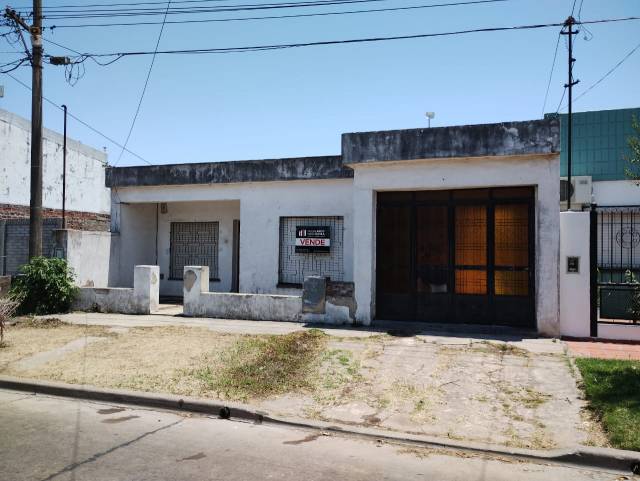 se vende casa con todos los servicios