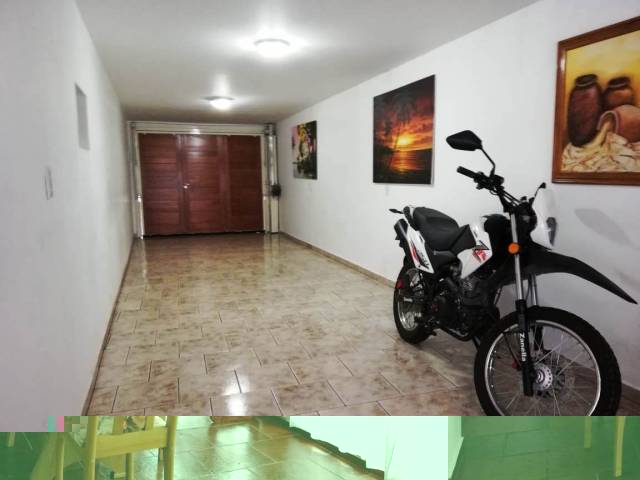 BELLA CASA EN VENTA EN VILLA CARLOS PAZ, Bº Residencial Los Manantiales. Todos Los Servicios, Gas Natural