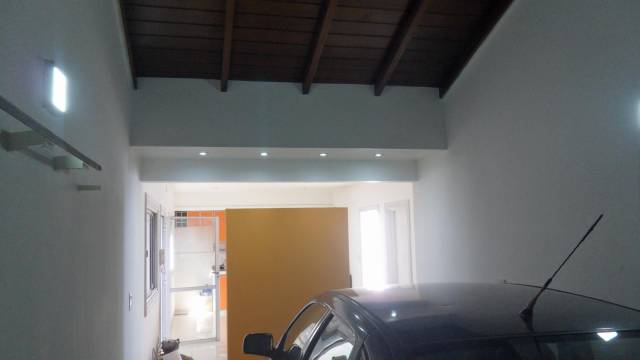 P.H. DE 3 AMB AL FRENTE CON COCHERA. RECICLADO A NUEVO. LANUS O. APTO CREDITO