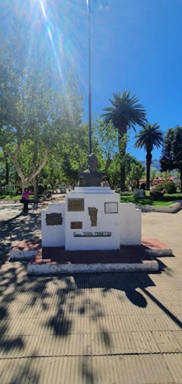 LOCALES COMERCIALES (2) A LA VENTA EN VILLA DE MERLO -EXCELENTEUBICACIONOPORTUNIDAD DE INVERSION