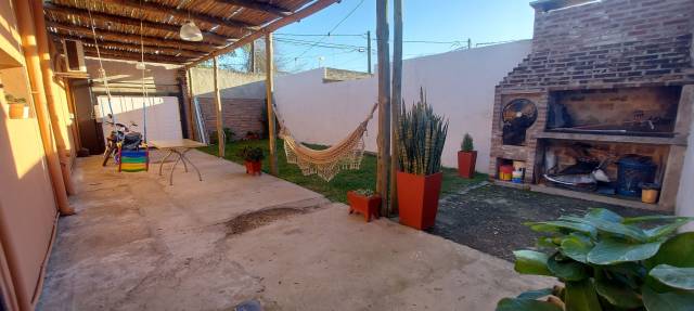 Vendo casa 2 dormitorios, excelente estado. Imperdible