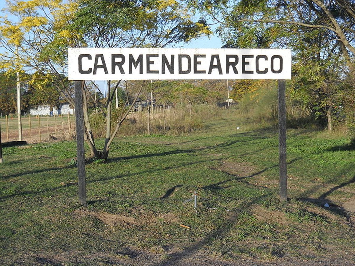 Casa + galpon + Terreno Propio centro Cde Areco