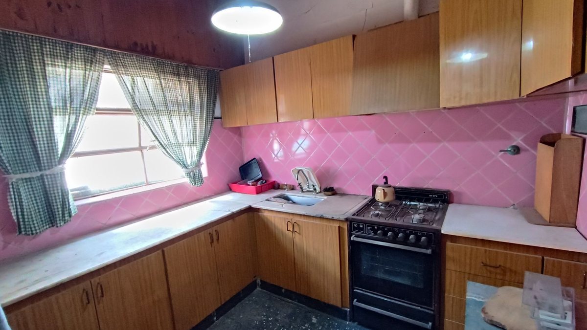 VENTA CASA 6 AMB CASEROS CENTRO  IDEAL CONSTRUCTOR