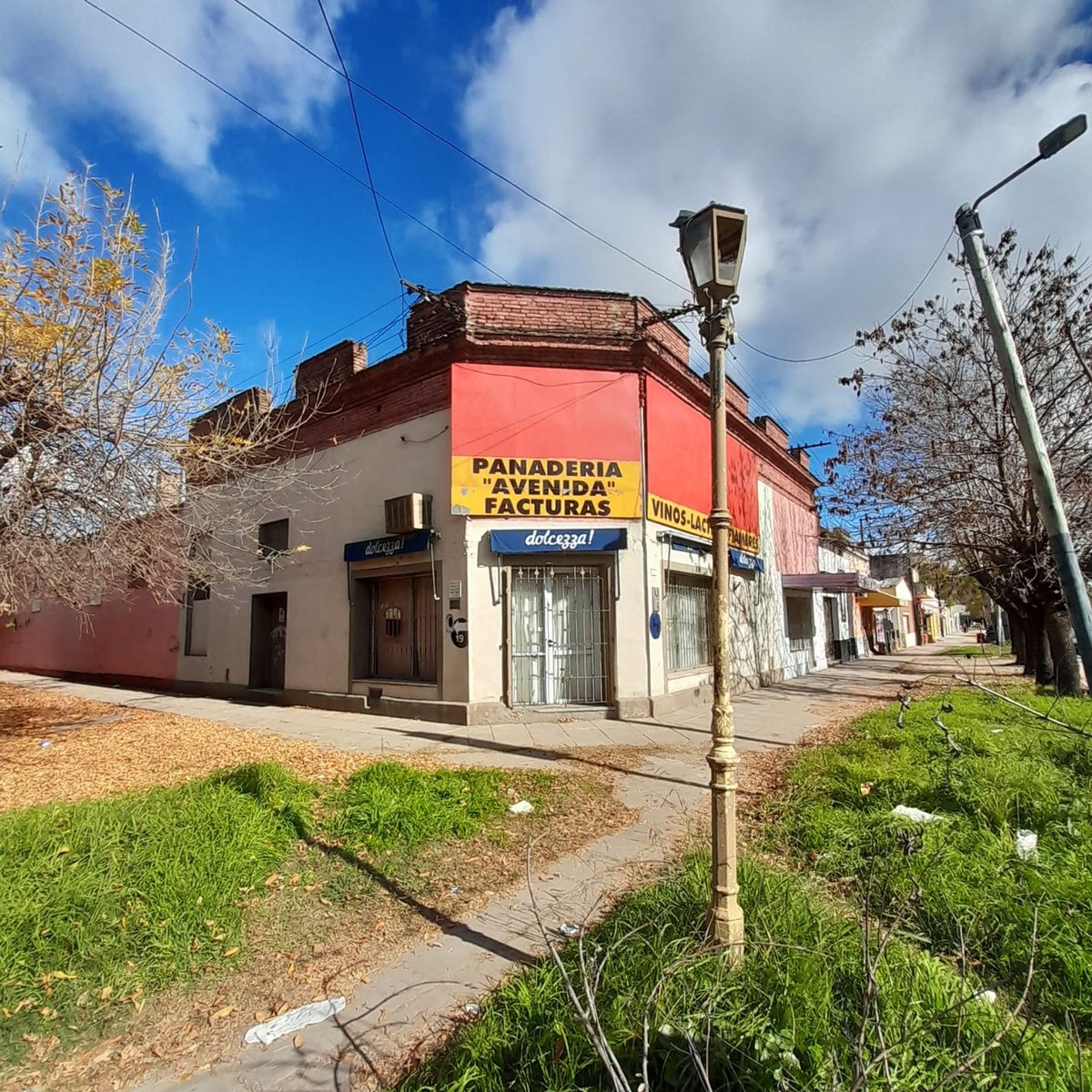 VENTA ESQUINA MERCEDES-APTO CREDITO