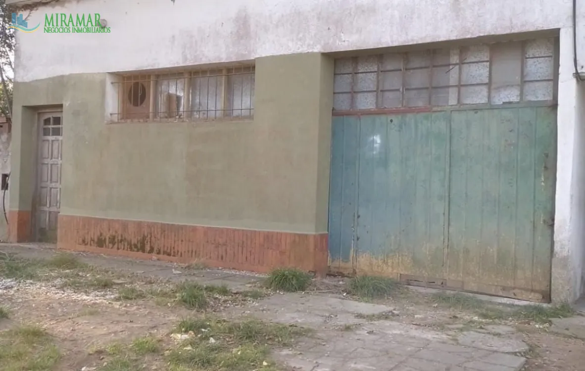 Depósito o Galpón en Venta Zona Todo el año de Miramar. Estado A Refaccionar. Apto Crédito