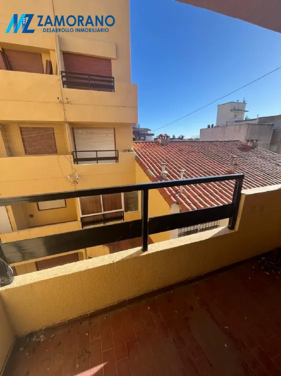 Departamento en Venta Zona I de Miramar. Estado Bueno. 1 Baño. Apto Crédito