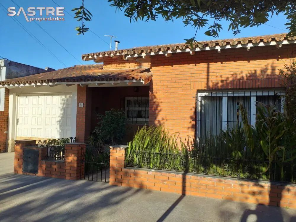 Chalet en Venta Las Palmas de Miramar. Estado Muy Bueno. 2 Habitaciones. 2 Baños.
