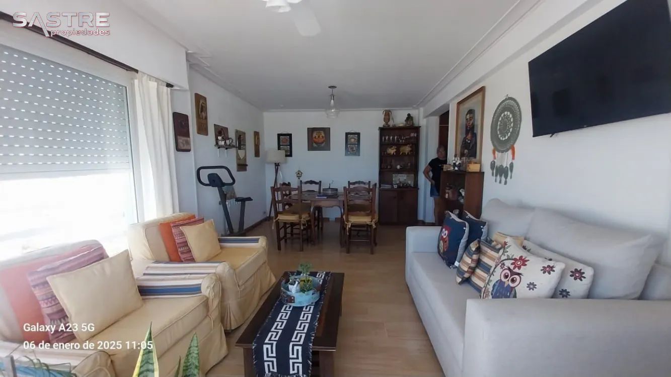 Departamento en Venta Zona I de Miramar. Estado Excelente. 3 Habitaciones. 3 Baños. Apto Crédito