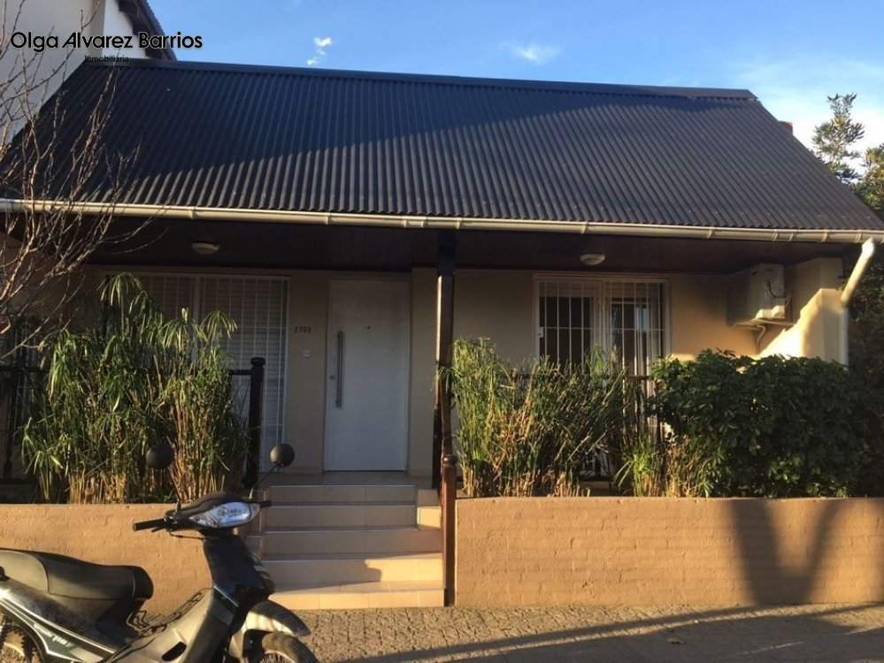 Casa en Venta Zona II de Miramar. Estado Excelente. 5 Habitaciones. 4 Baños. Apto Crédito