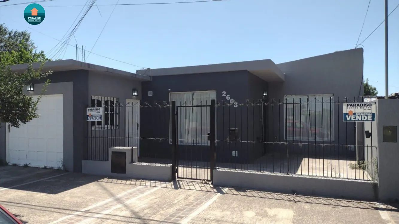 Casa en Venta Barrio La azucena de Miramar. Estado Muy Bueno. 4 Habitaciones. 3 Baños. Apto Crédito