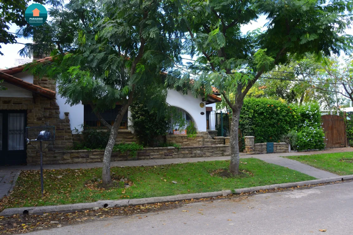 Chalet en Venta Zona II de Miramar. Retasado a U$S 130000. 3 Habitaciones. 3 Baños. Apto Crédito
