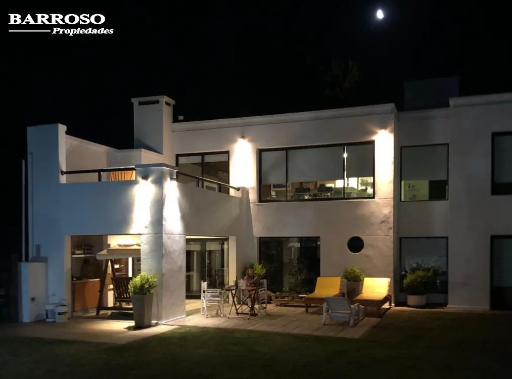 Casa en Venta Las Lomas de Miramar. Estado Excelente. 3 Habitaciones. 2 Baños. Apto Crédito