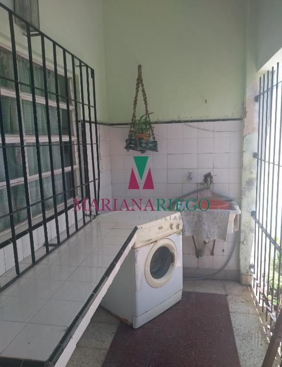 Casa en Venta Zona II de Miramar. Estado Bueno. 1 Habitación. 2 Baños.