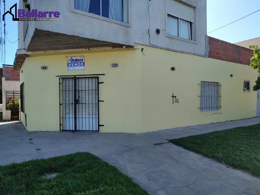 Local u Oficina en Venta Zona Todo el año de Miramar. Estado Bueno. 1 Baño. Apto Crédito
