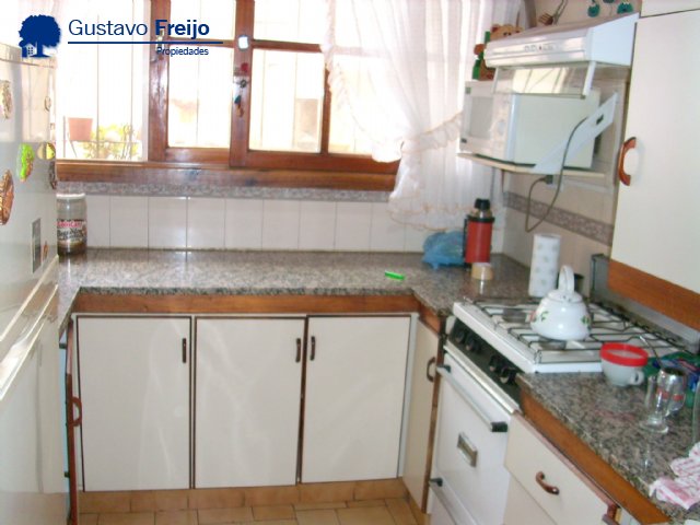 Chalet en Alquiler Temporario Zona II de Miramar. Estado Muy Bueno. 2 Habitaciones. 1 Baño. Temporada Verano 2025