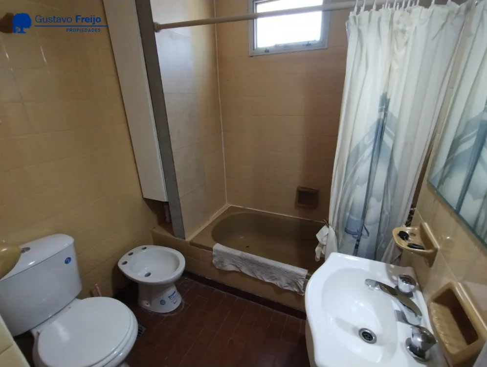 Departamento en Alquiler Temporario Zona I de Miramar. Estado Muy Bueno. 1 Habitación. 1 Baño. Temporada Verano 2025
