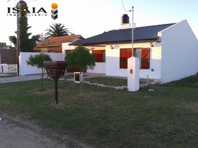 Chalet en Venta Zona Todo el año de Miramar. Estado Excelente. 2 Habitaciones. 1 Baño.
