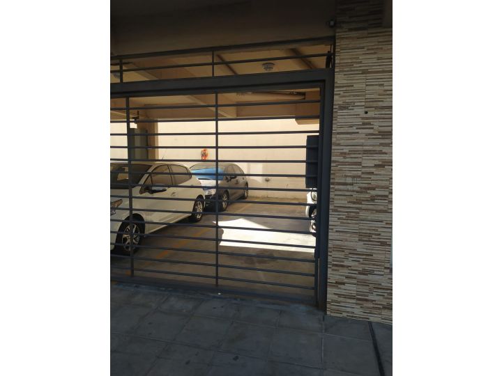 Venta Cochera doble semicubierta