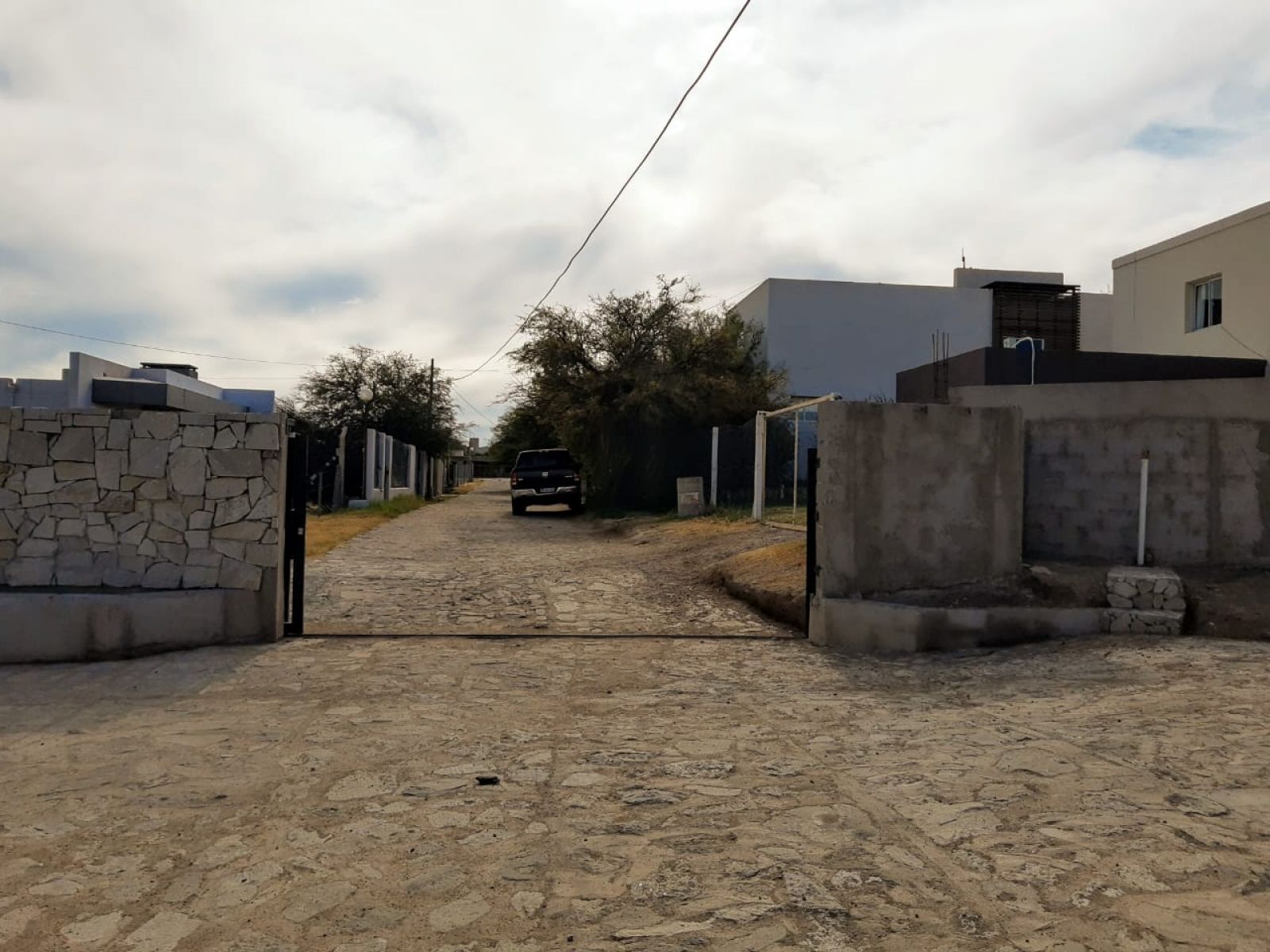 VENDO TERRENO EN BARRIO LOS ALGARROBOS