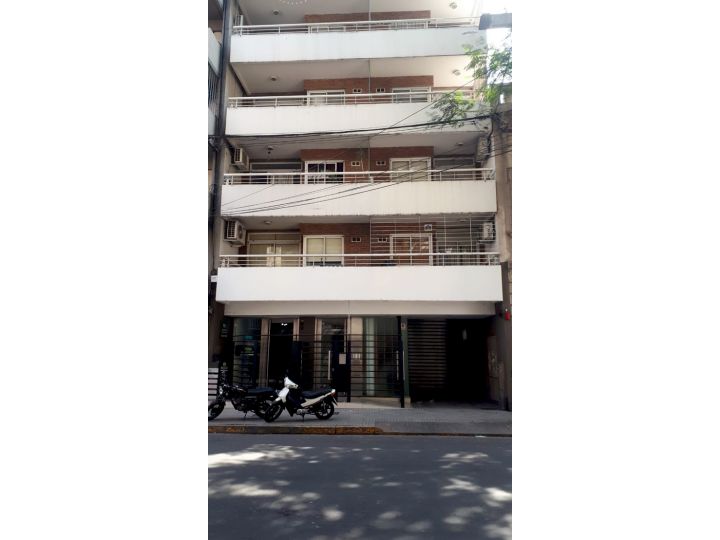 Excelente, departamento de un dormitorio con cochera!!