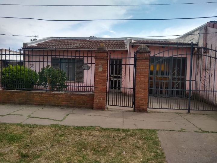 VENTA CASA 3 DORMITORIOS en PEREZ