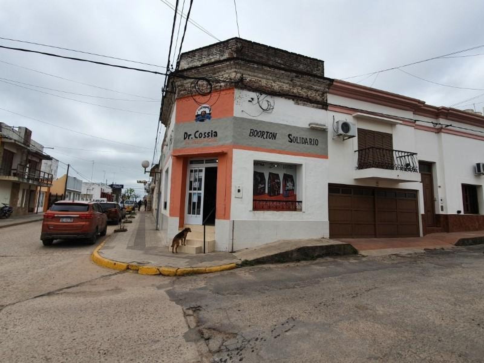 Local Comercial En Irigoyen Y 3 De Febrero, Zona Muy Comercial