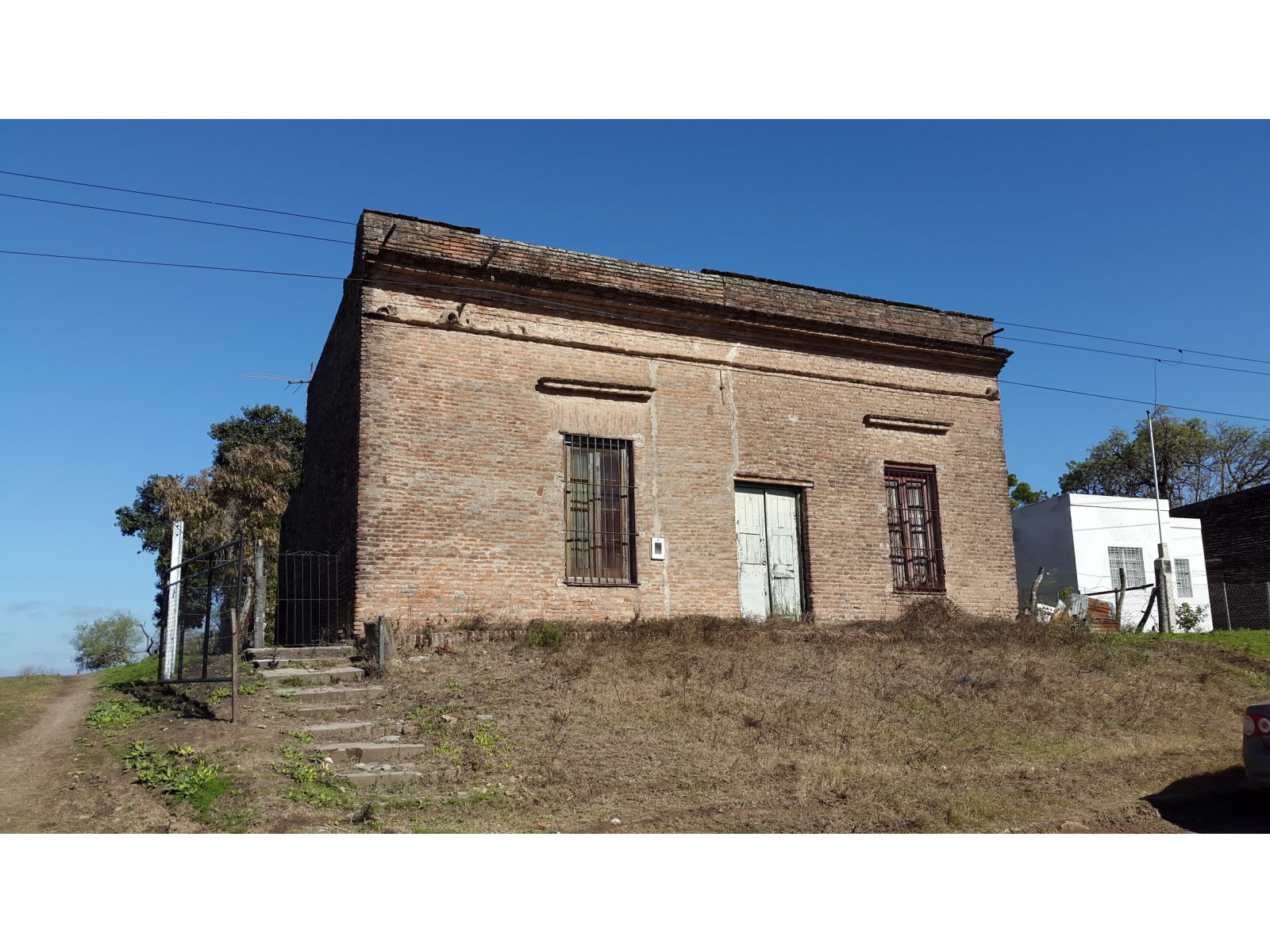 Casa antigua a refaccionar sobre amplio terreno! 1800 m2 - Barrio Quinto Cuartel - Victoria, Entre Ríos