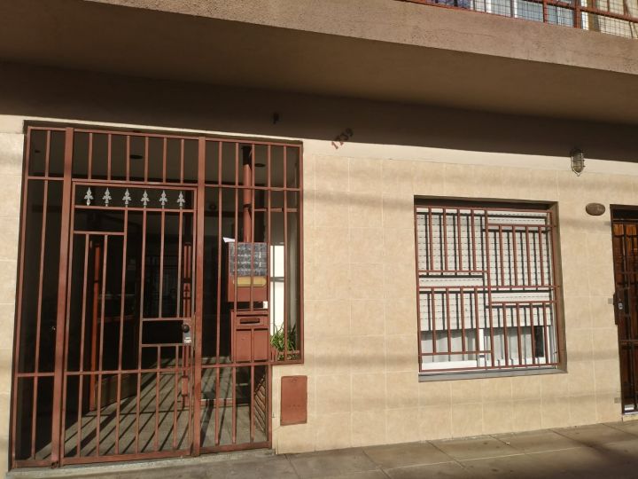 Departamento 3 amb con dos patios en Ramos Mejía Sur