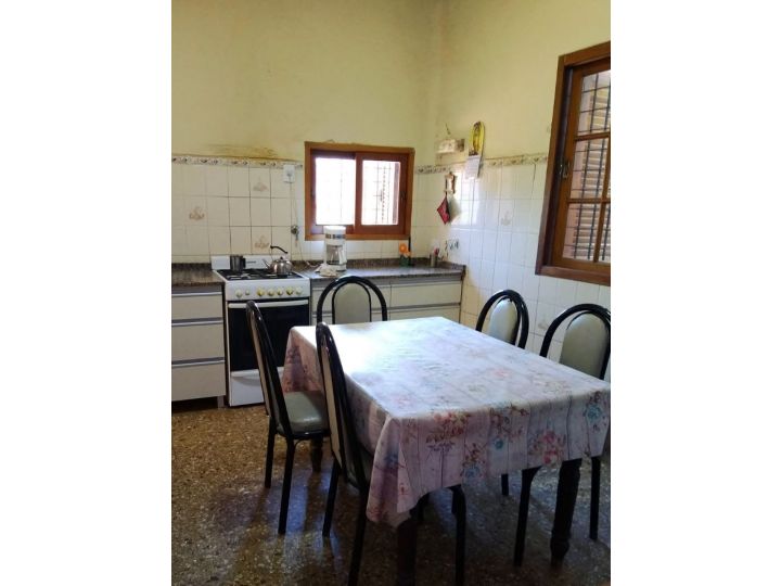 Casa de 3 Dormitorios  en Venta-Arroyito