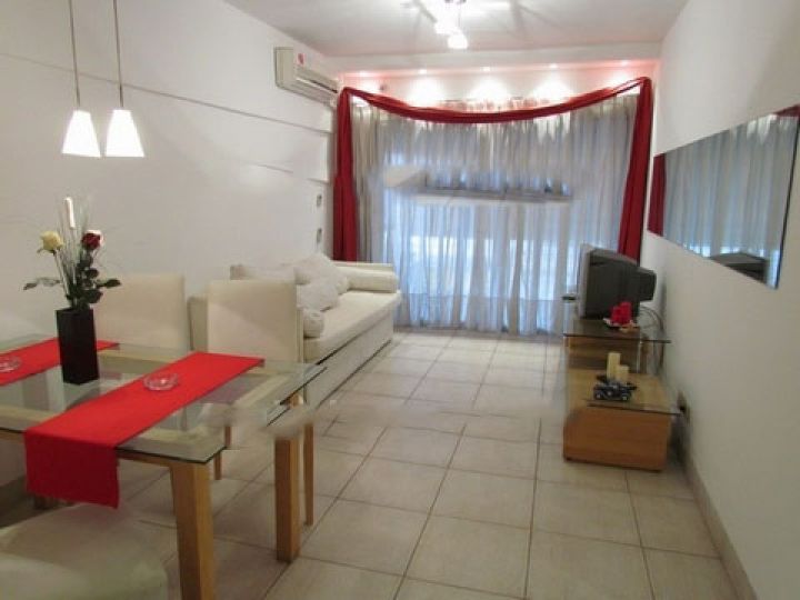 Palermo, Av Córdoba 3700, 3 amb, 75m2, u$s 900 + luz + gas. 3px . 31-07-25