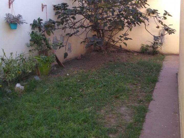 VENDO CASA EN B° MAIPÚ II , RECIBE DEPARTAMENTO