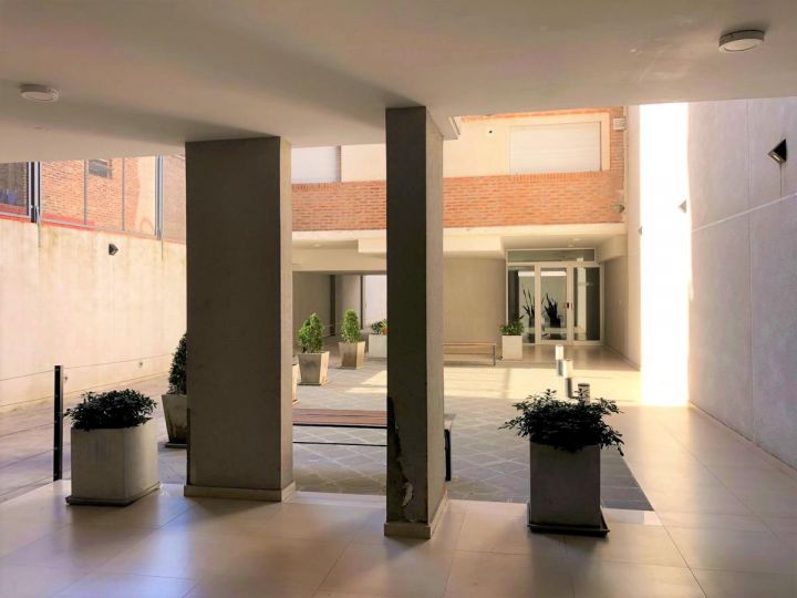 PRESIDENTE ROCA 1453  -  1 DORMITORIO C/COCHERA - A ESTRENAR -