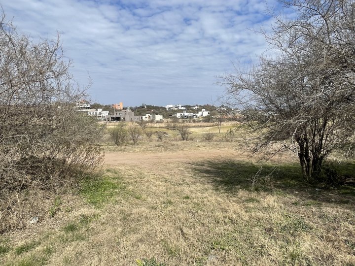 LOTE ESTANCIA EL TERRON - FONDO GOLF 1355m2