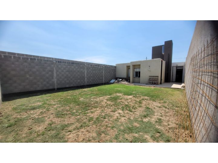 VENDO CASA EN BARRIO ALBERDI