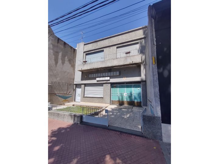 Viví y emprendé en esta propiedad única sobre Bv Rondeau
