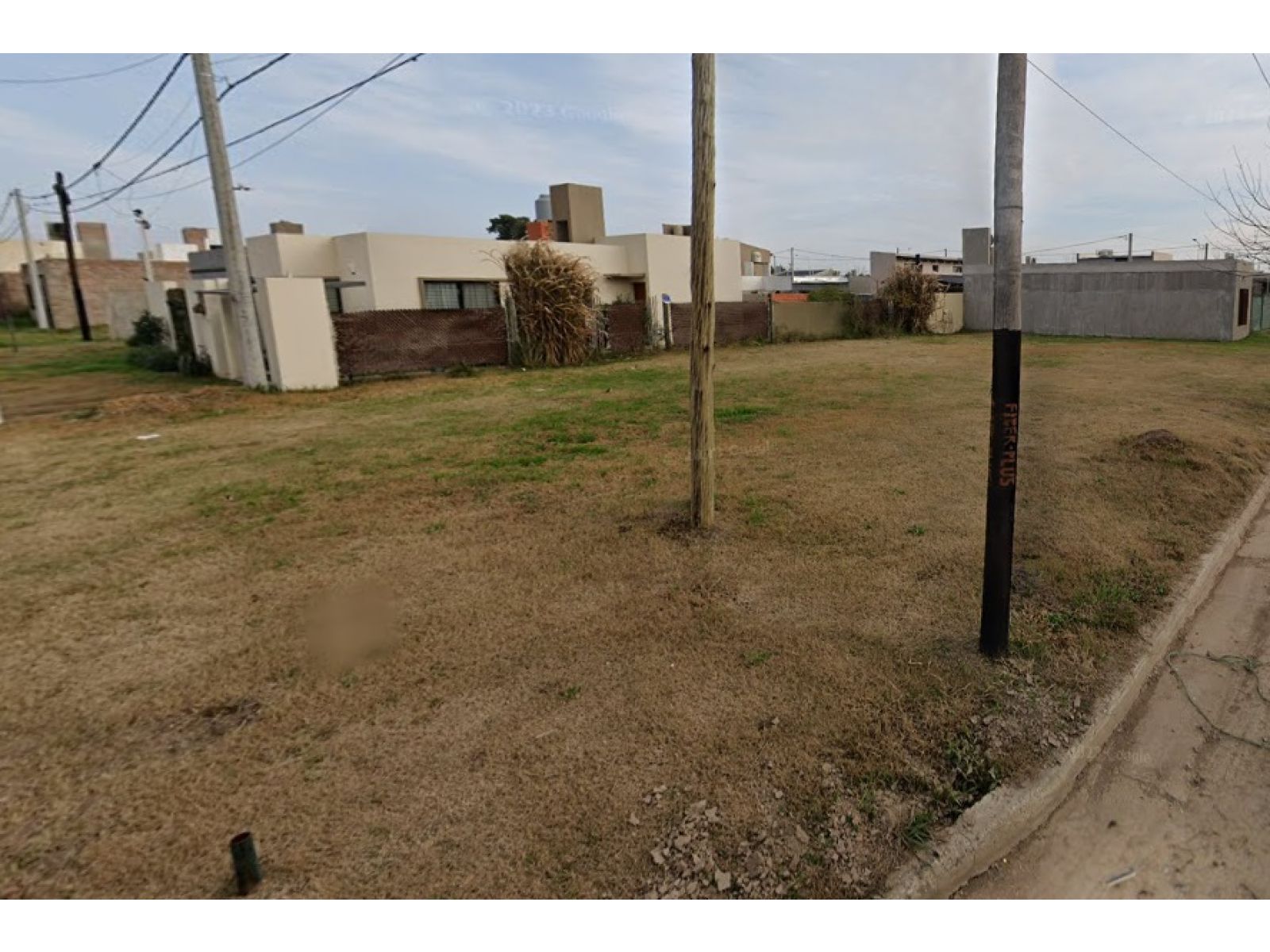 VENDE TERRENO EN PEREZ- LOS LAPACHOS