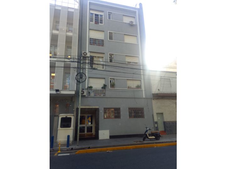 Departamento de 3 ambiente en venta. Planta baja Frente