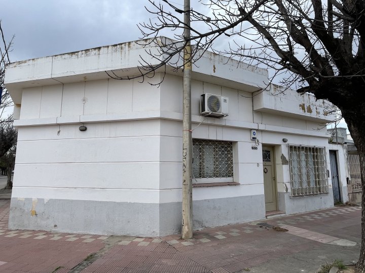 A REFACCIONAR! 3 DORM C/PATIO - RES. AMÉRICA