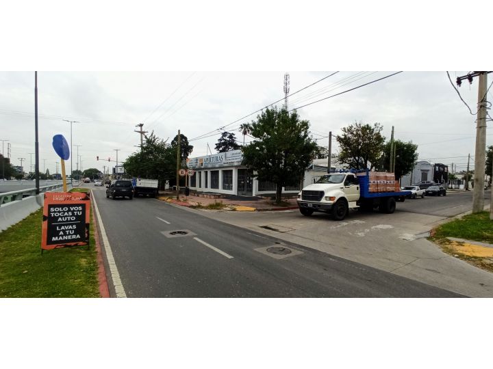 VENTA. LOCAL COMERCIAL ESQUINA 200 MTS CUB 400 MTS TERRENO SOBRE MONSEÑOR P CABRERA