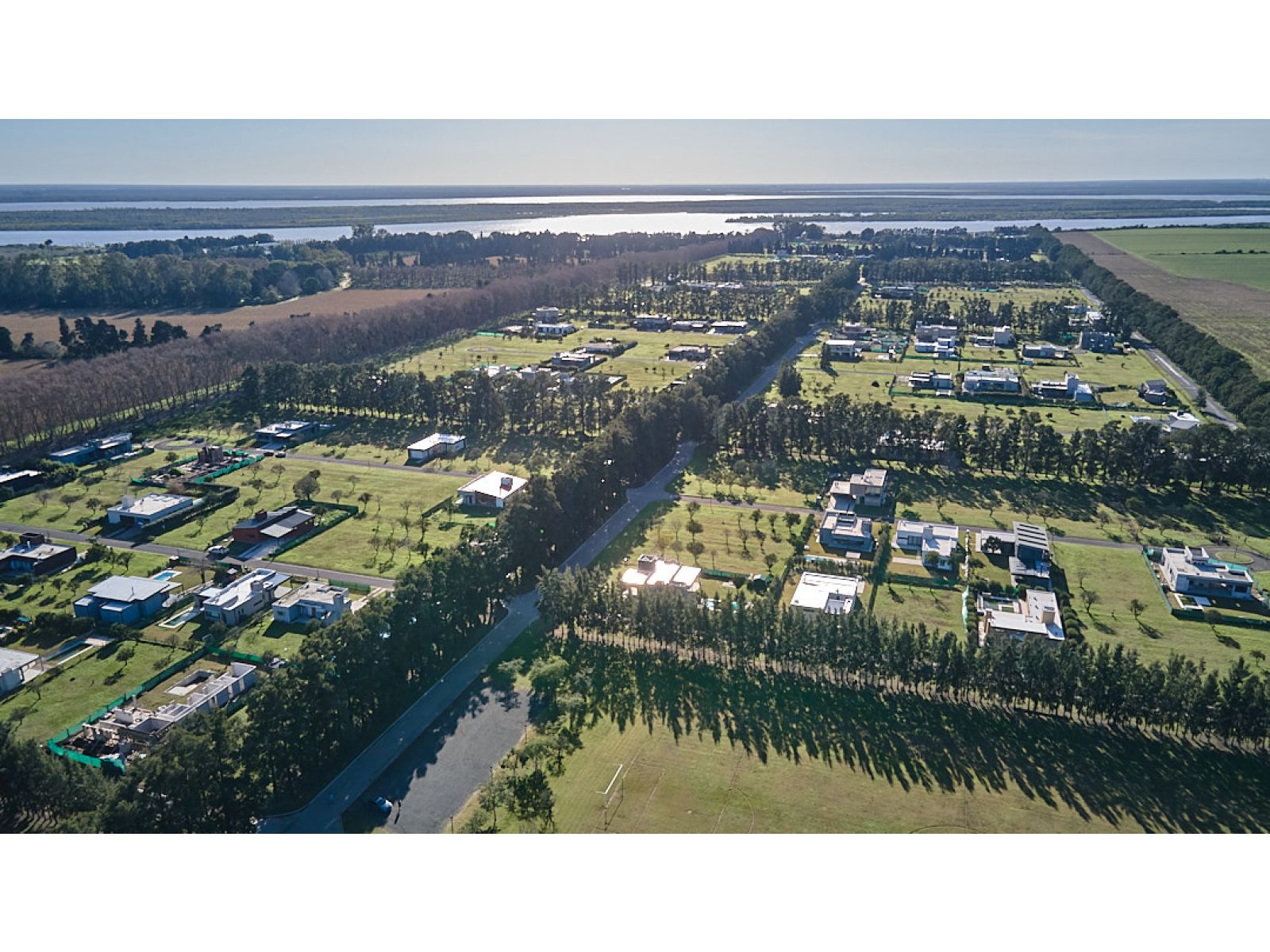 OPORTUNIDAD BARRIO CERRADO COSTANERA - BARRIO SONIDOS