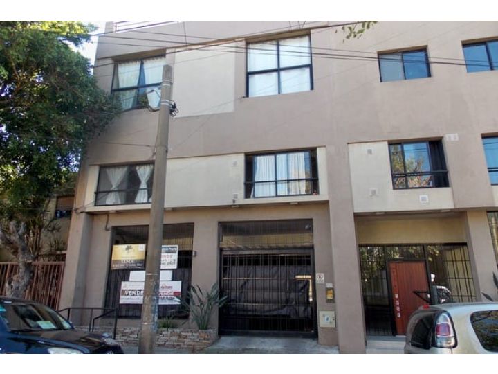 2 ambientes en Haedo con Encanto Industrial, Toque Natural y Moderno