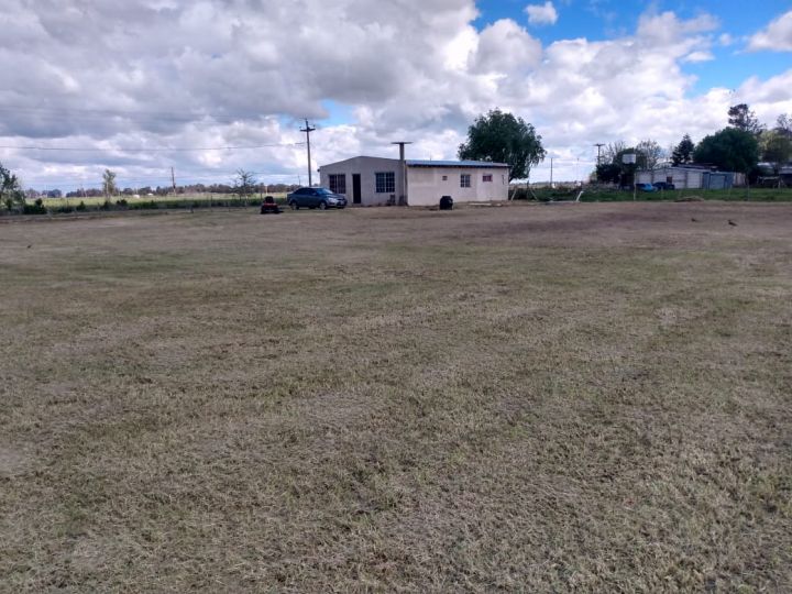 Casa  con terreno 1700 m2 y piscina
