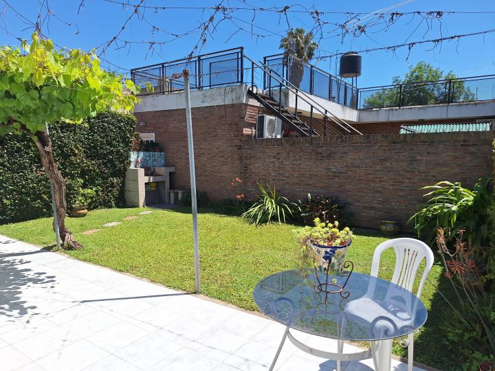 Casa Interna 2 Dormitorios en Venta-Barrio Sarmiento