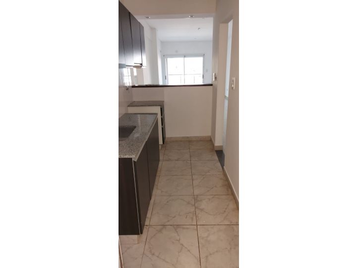 Vendo o permuto Departamento a metros de Av Costanera y Av Roca
