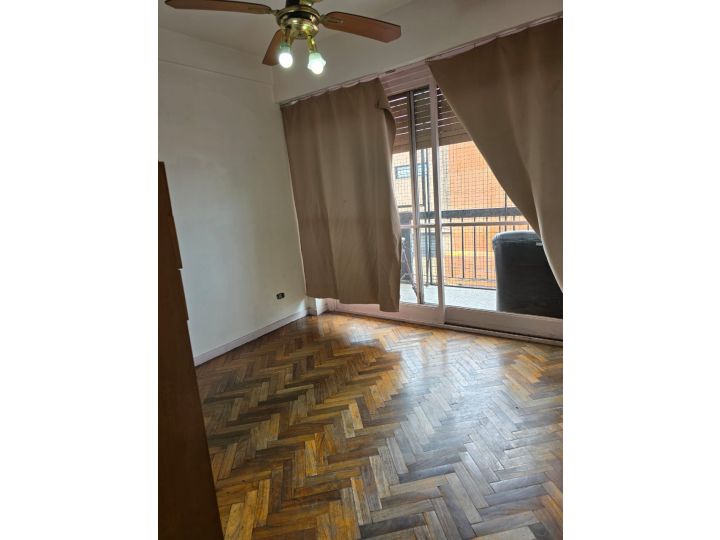 Venta departamento 4 ambientes, flores