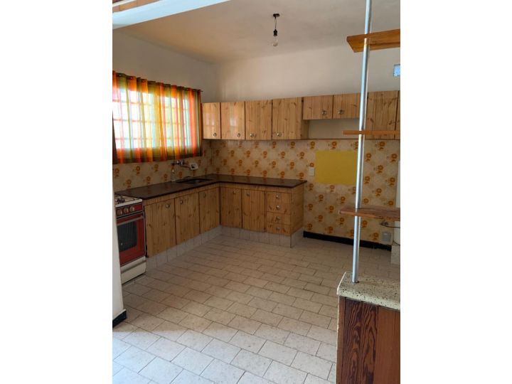 Venta casa en zona comercial!