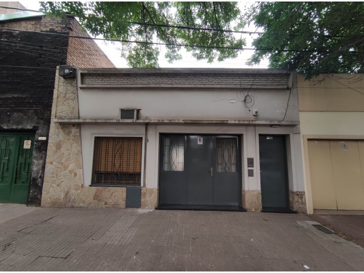 Casa en VENTA  de 2 Dormitorios. Barrio Cura. Rosario.