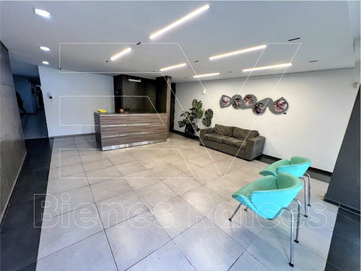 ALQUILER. CENTRO. OFICINA EQUIPADA FULL DE 250 MTS. VARIOS PUESTOS DE TRABAJO. IDEAL EMPRESA / COWORKING
