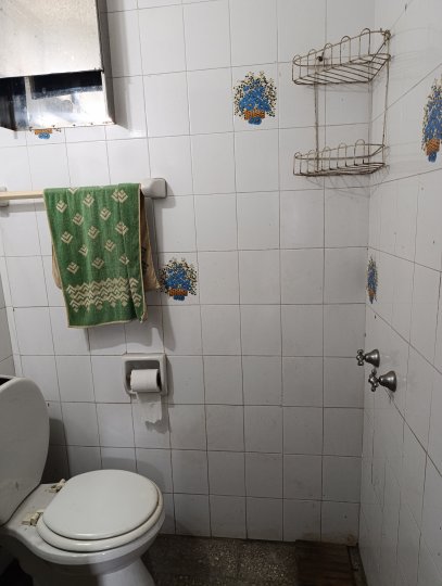 VENTA!!! Villate     - Casa 4 ambtes con jardín