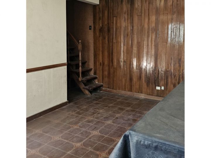 Casa a reciclar | Morón centro a 3 cuadras estacíon | Excelente ubicación estatregica